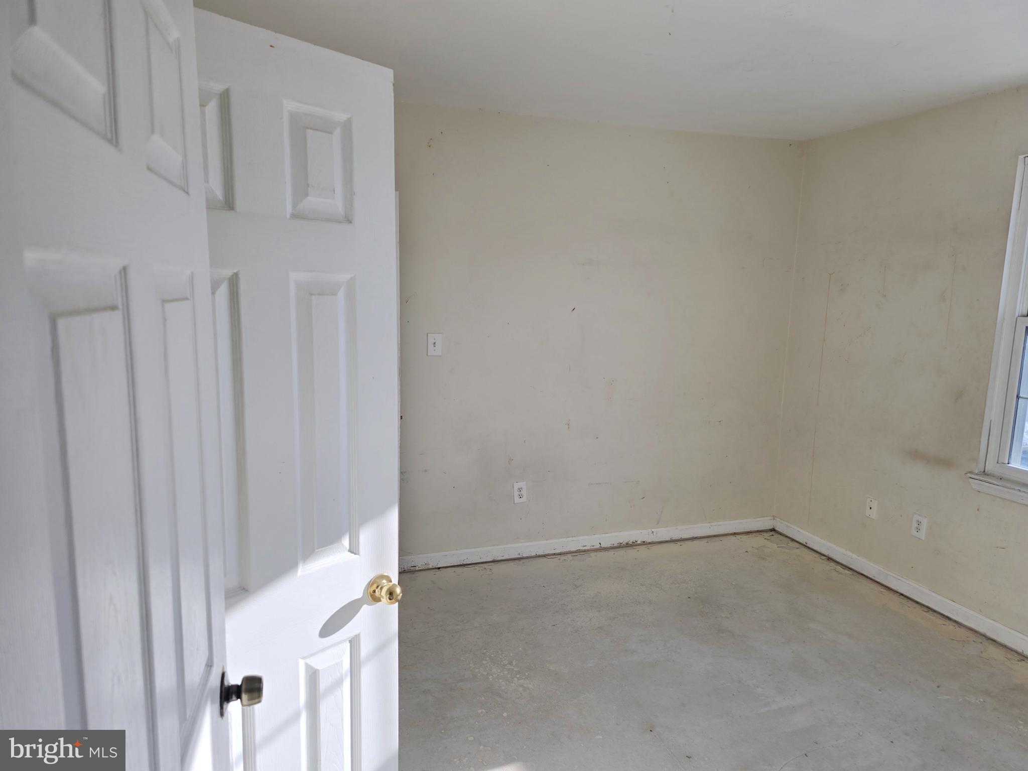 SAYBROOKE LANDING AT SEVEN OAKS CONDOMINIUM - Residential