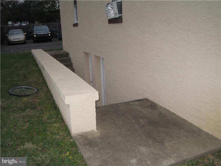 ROSLYN - Residential Lease