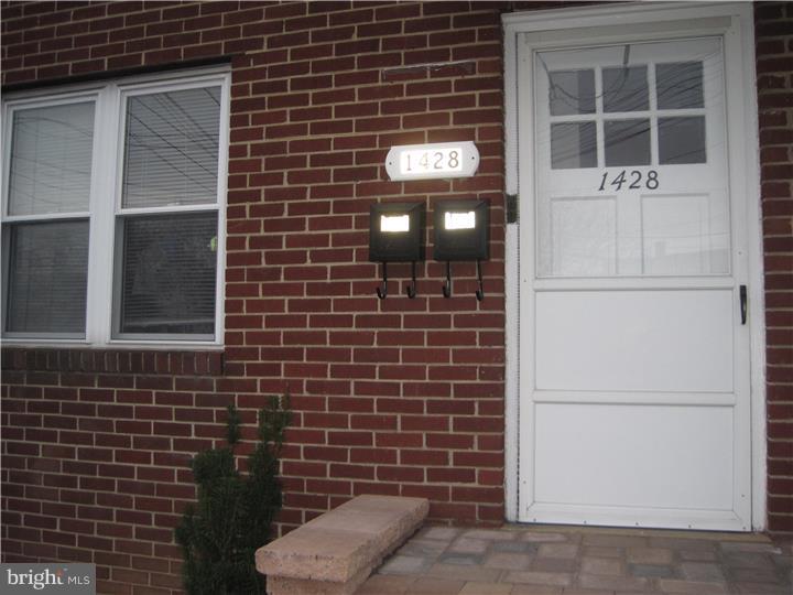 ROSLYN - Residential Lease