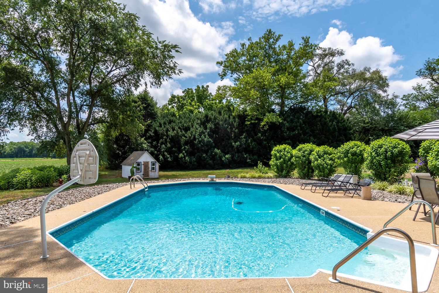 INGLESIDE - Residential