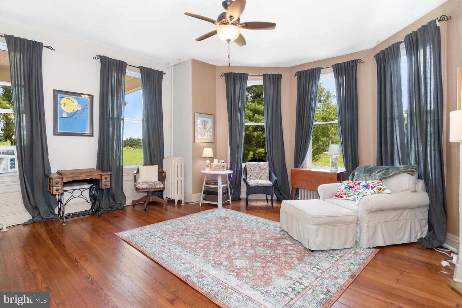 INGLESIDE - Residential