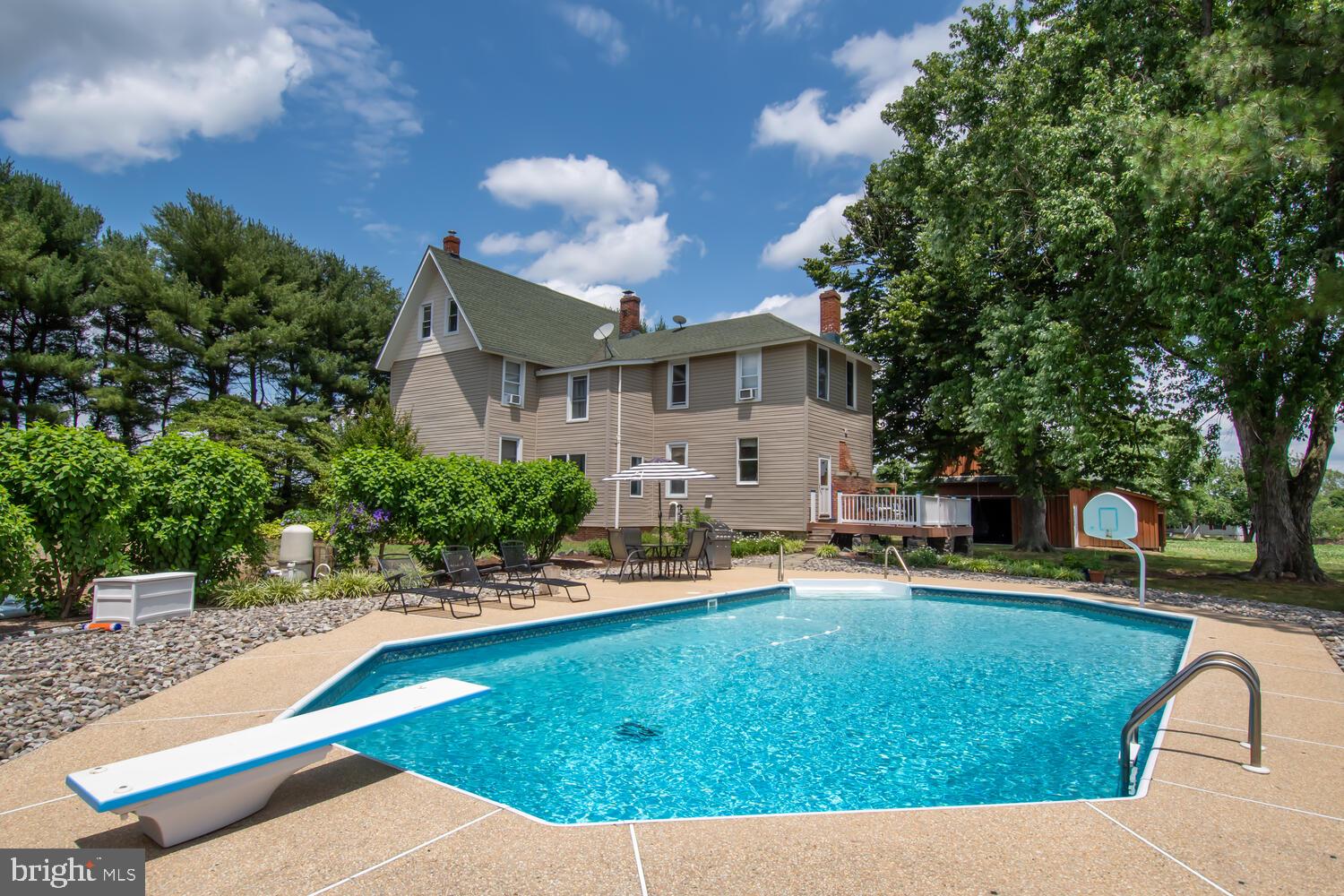 INGLESIDE - Residential