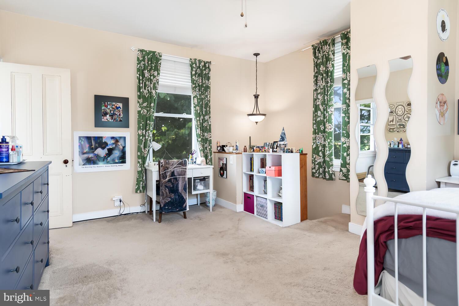 INGLESIDE - Residential