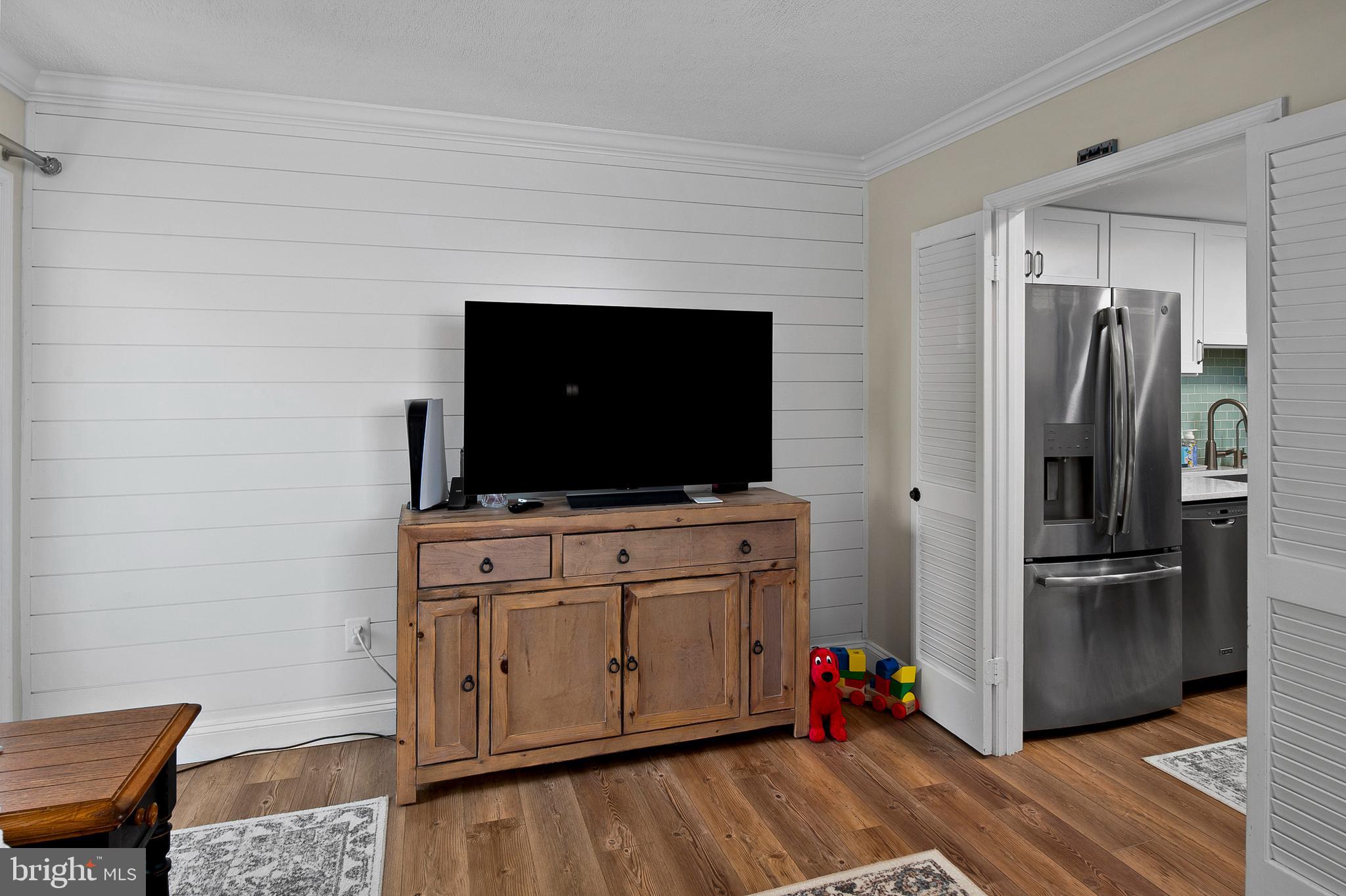 CROFTON MEADOWS - Residential