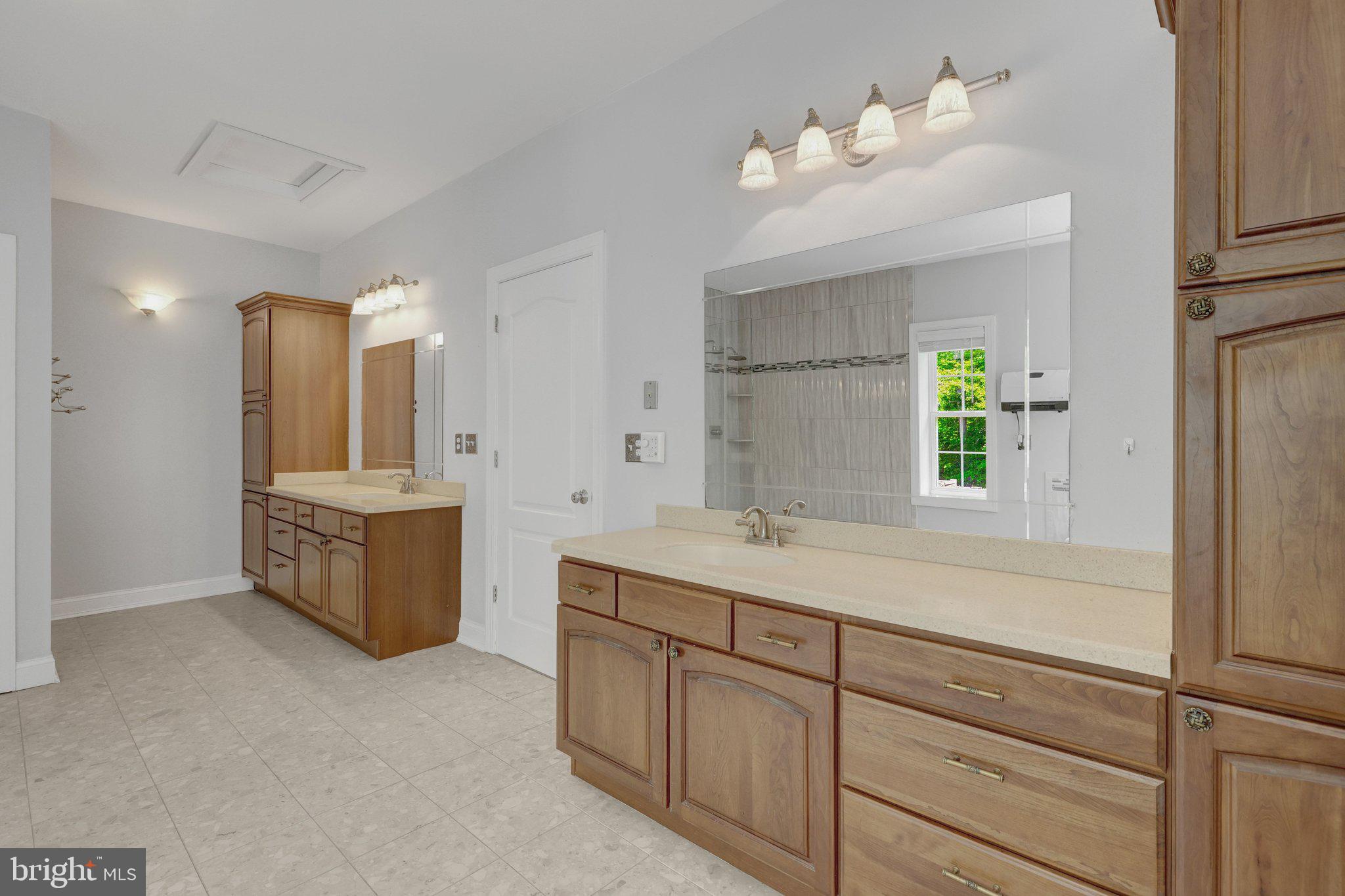 KINGS GRANT - Residential