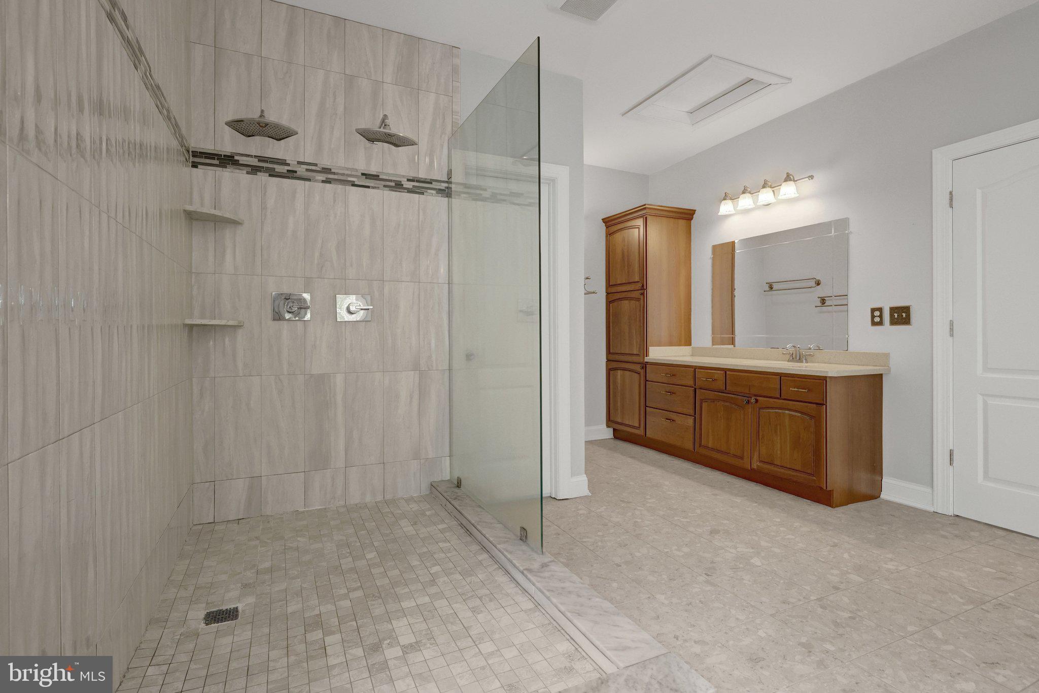 KINGS GRANT - Residential