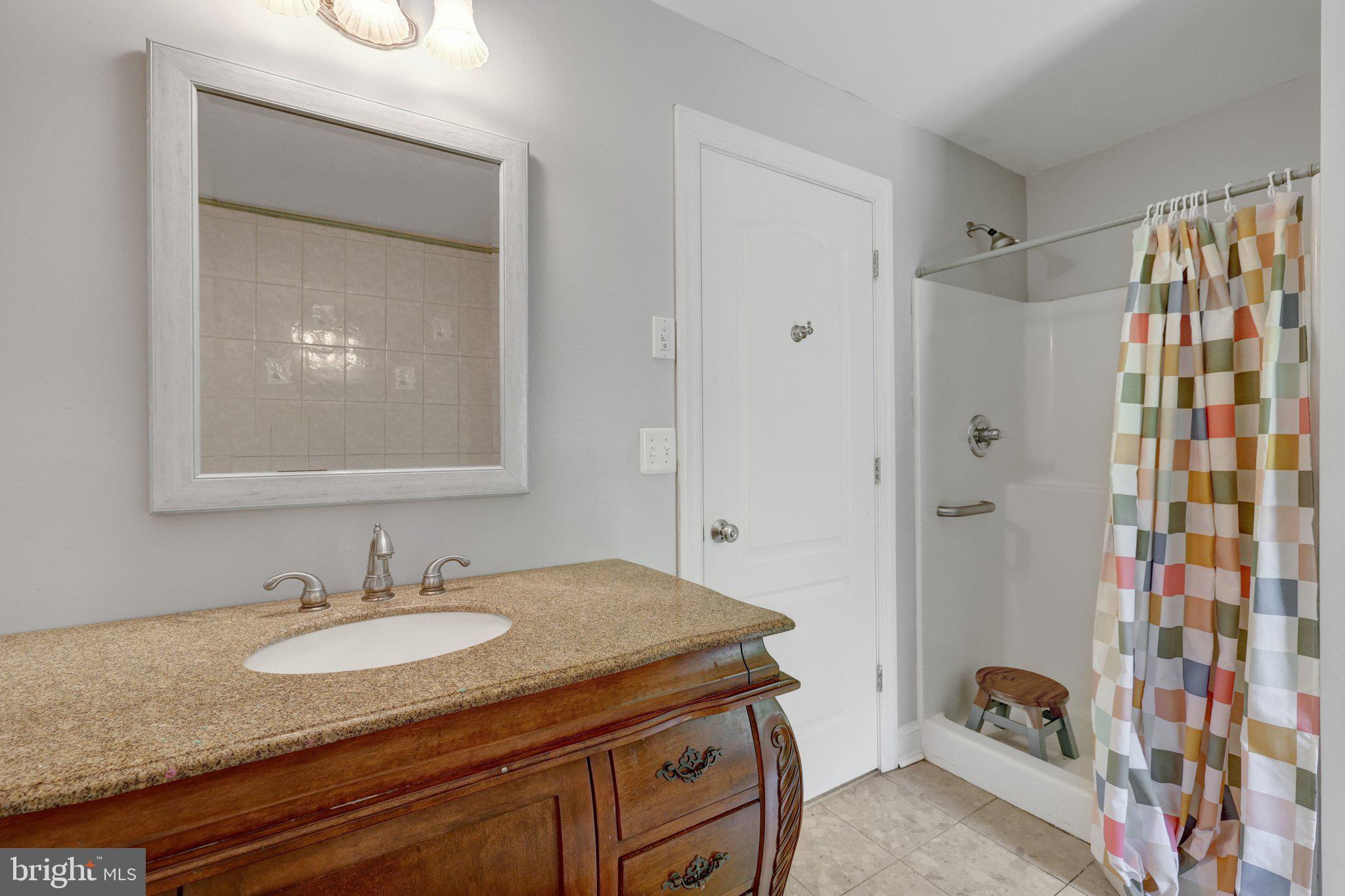 KINGS GRANT - Residential