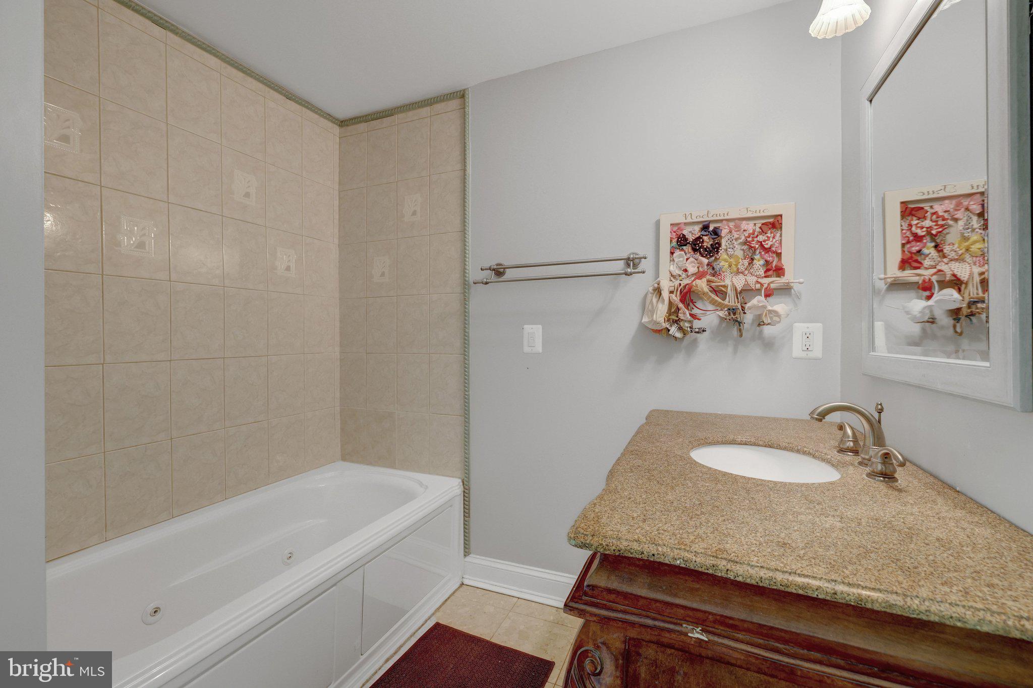 KINGS GRANT - Residential