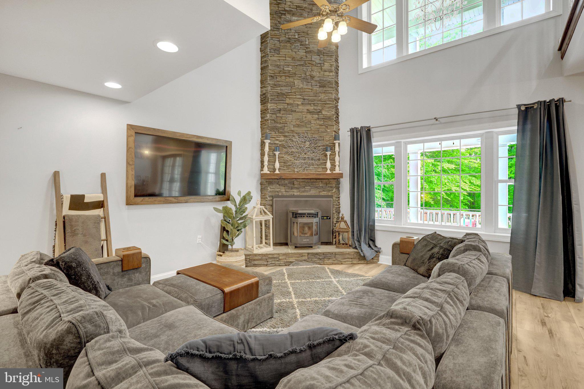 KINGS GRANT - Residential