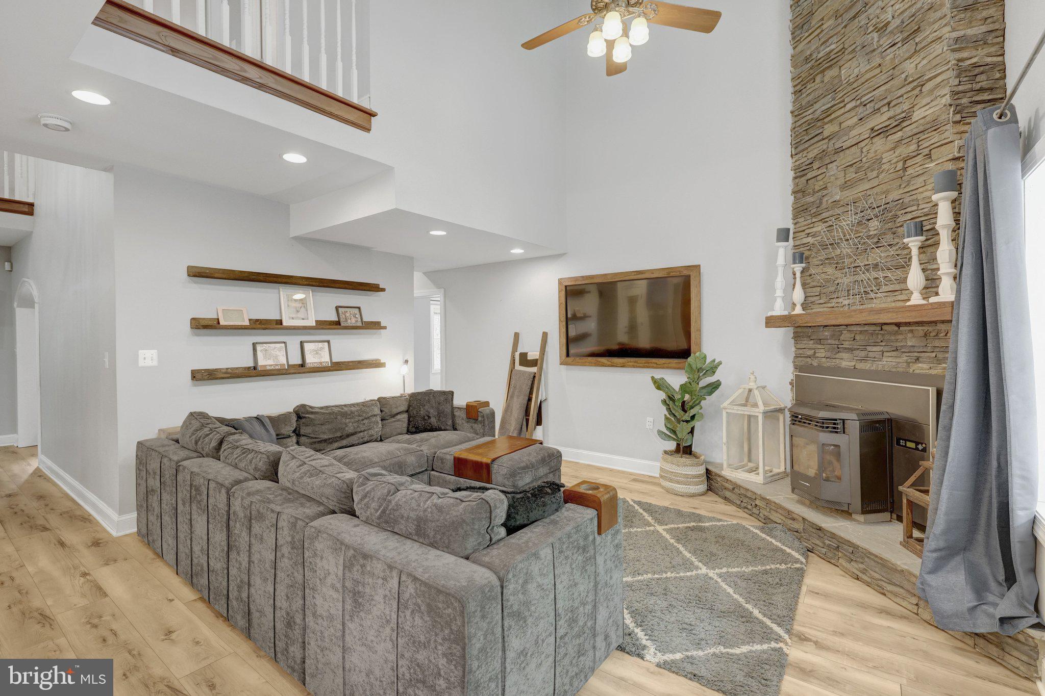 KINGS GRANT - Residential