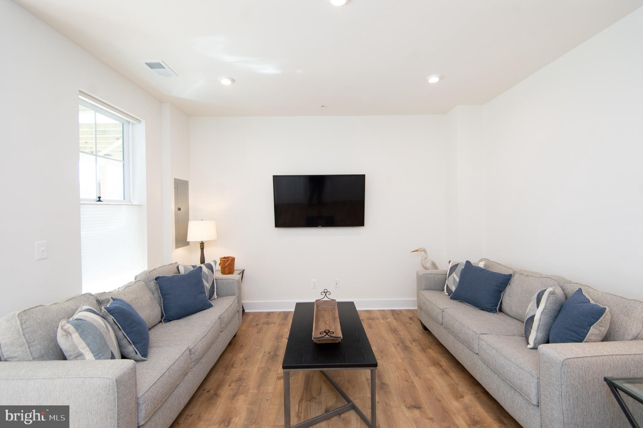 DEEP HARBOR - Residential