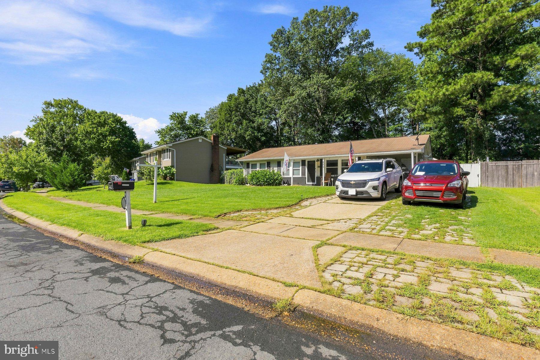 806 OXFORD COURT