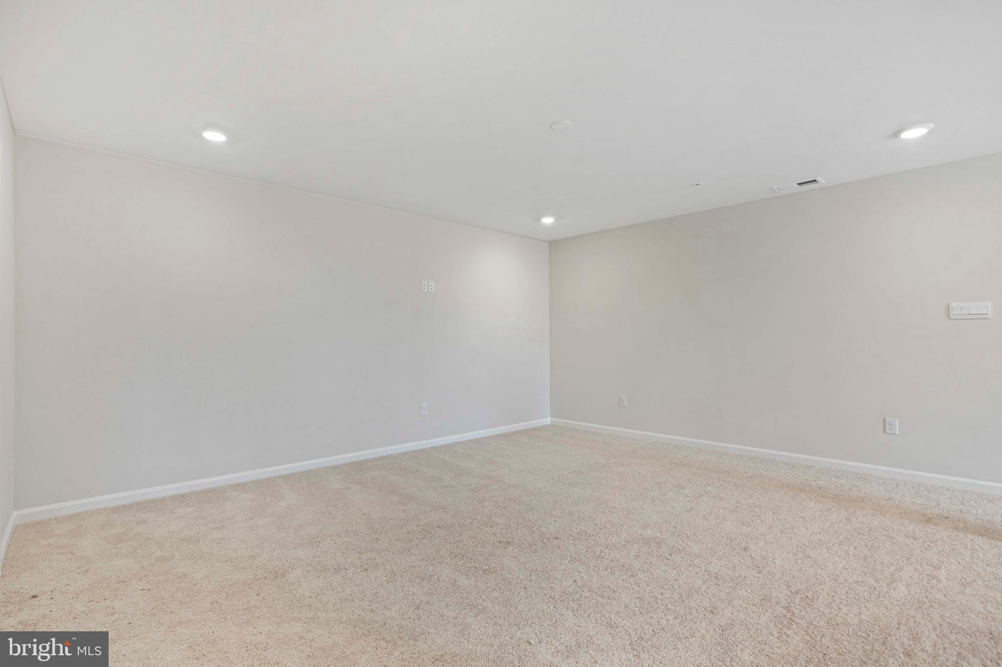 RENN QUARTER - Residential Lease