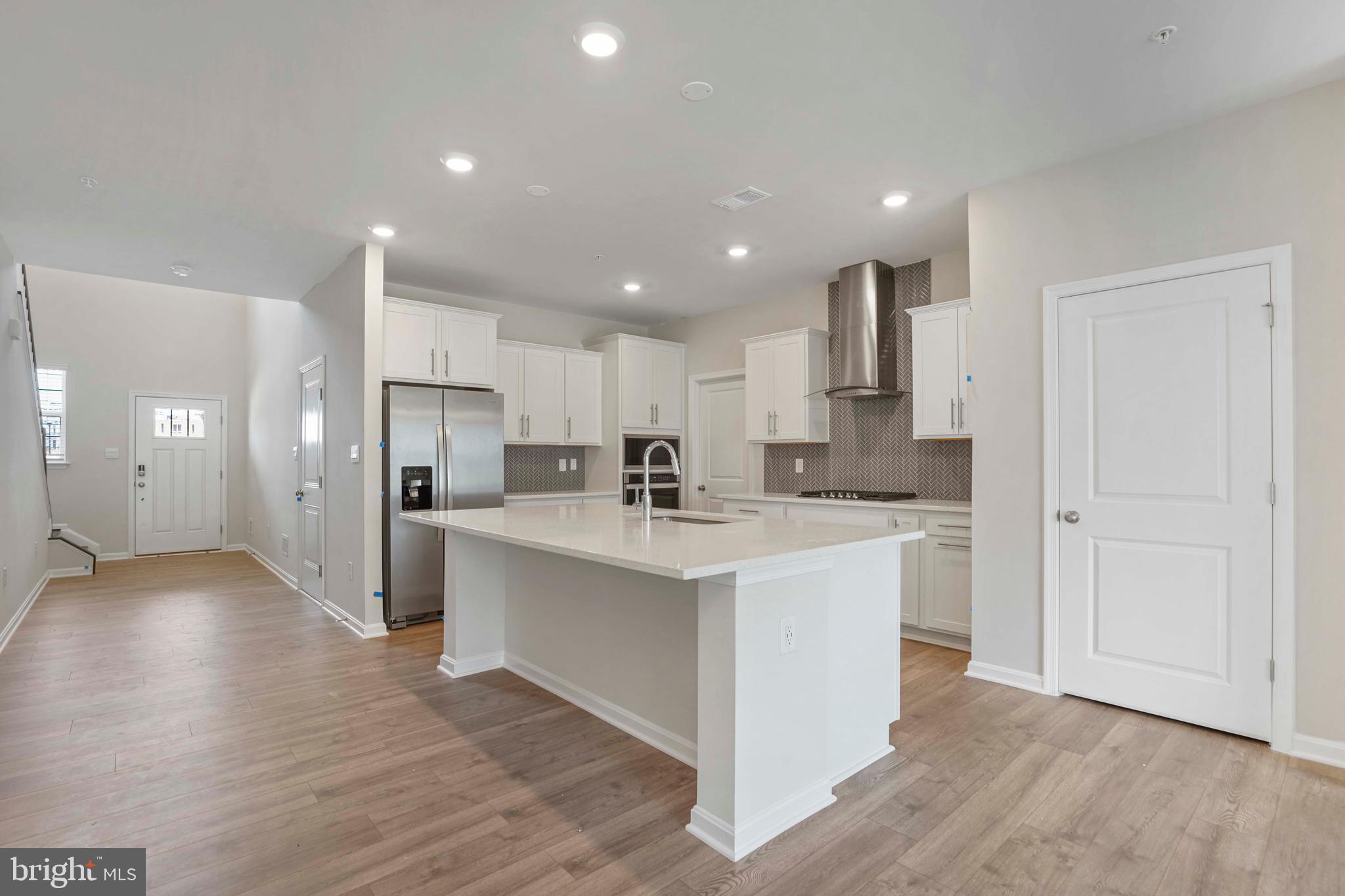 RENN QUARTER - Residential Lease