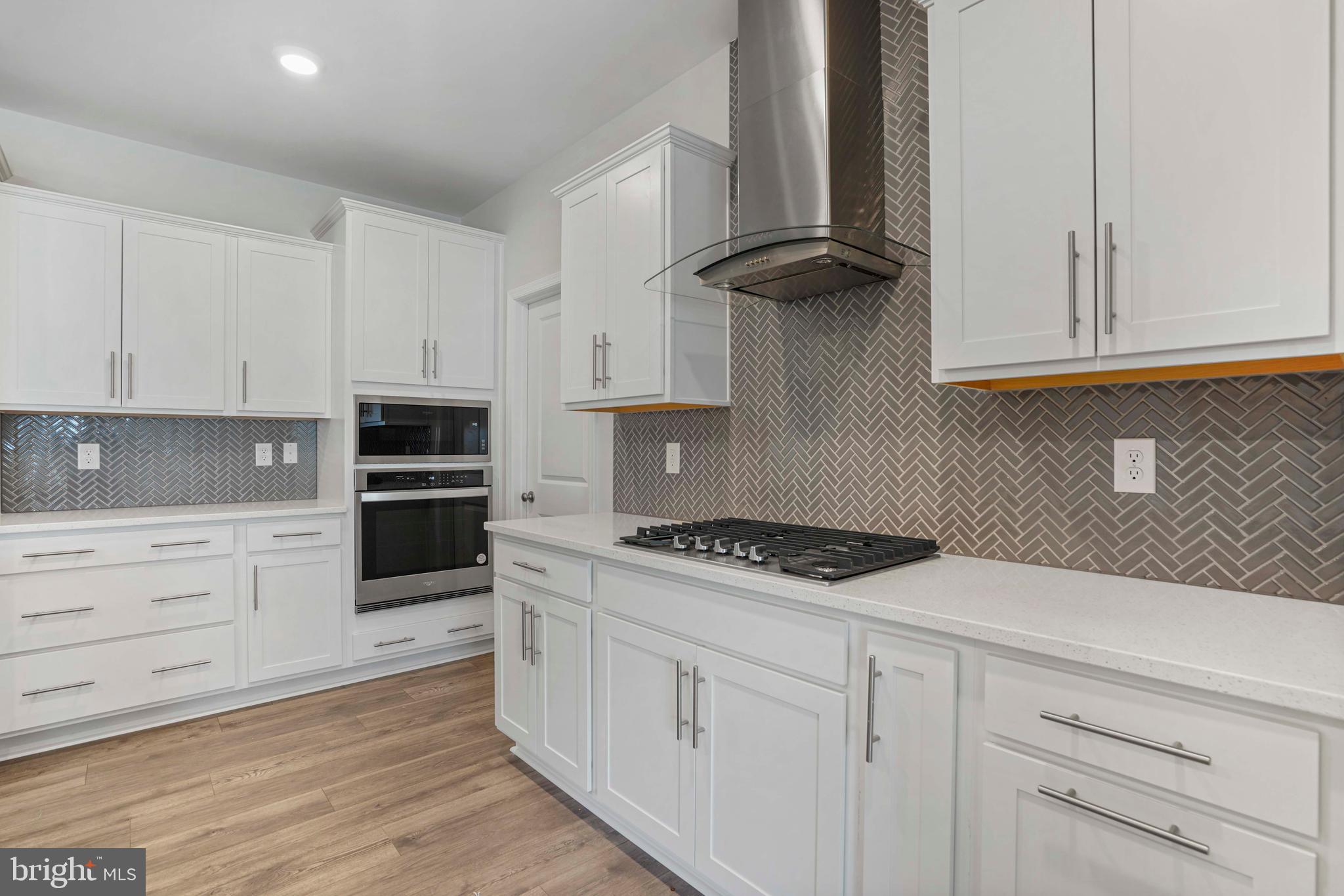 RENN QUARTER - Residential Lease