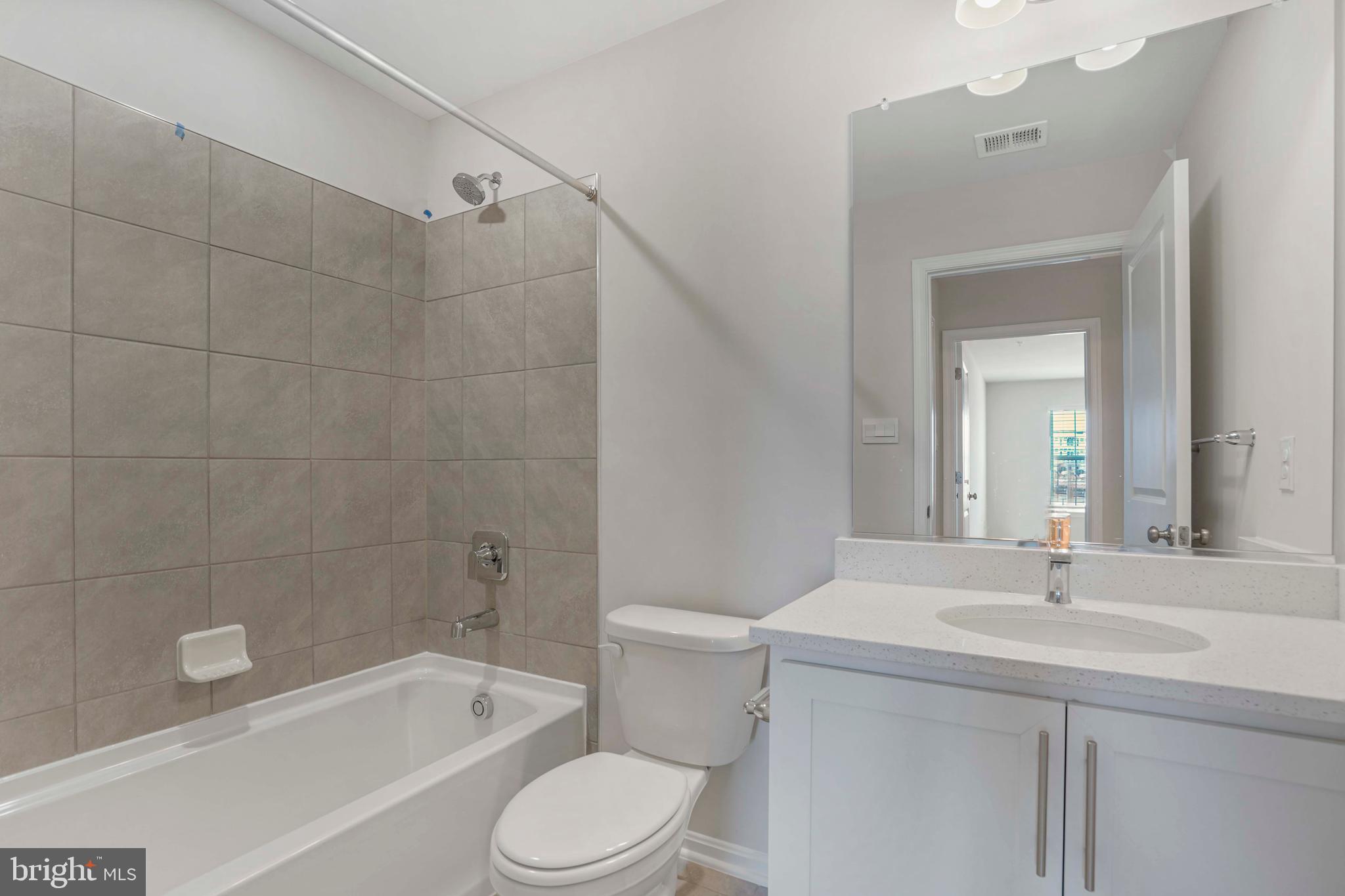 RENN QUARTER - Residential Lease