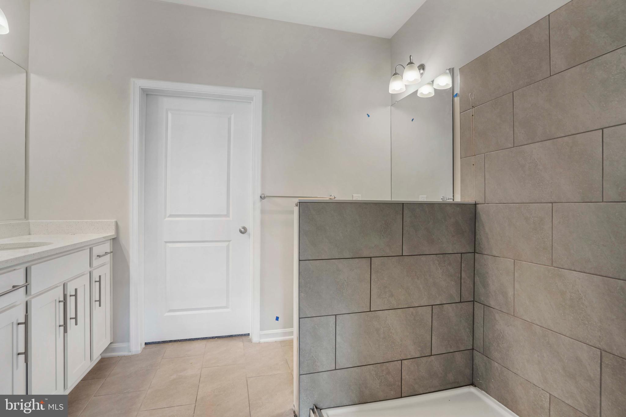 RENN QUARTER - Residential Lease