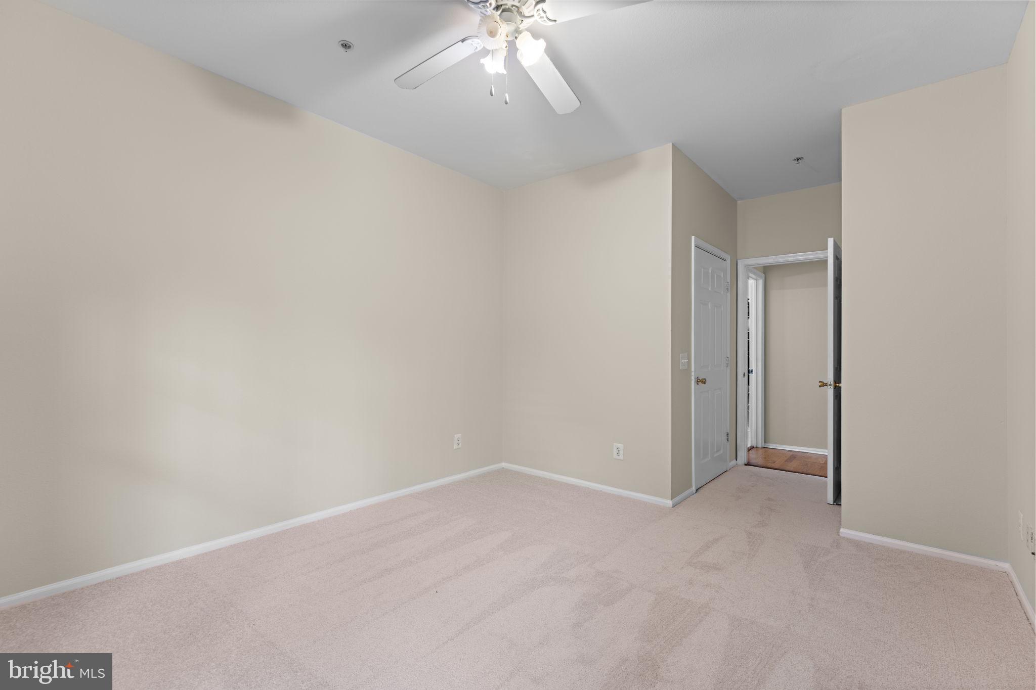 GATES OF MCLEAN - Residential