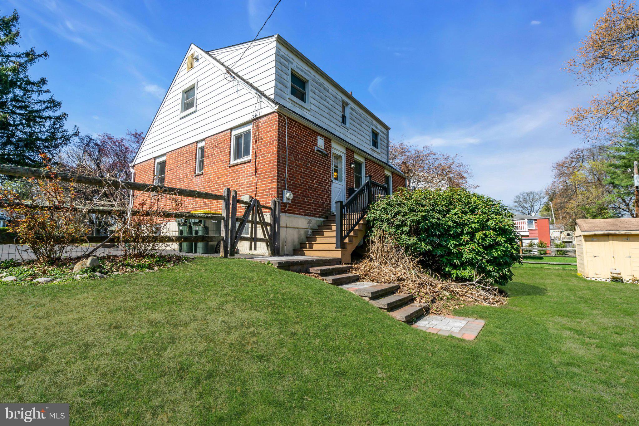 MORELAND MANOR - Residential