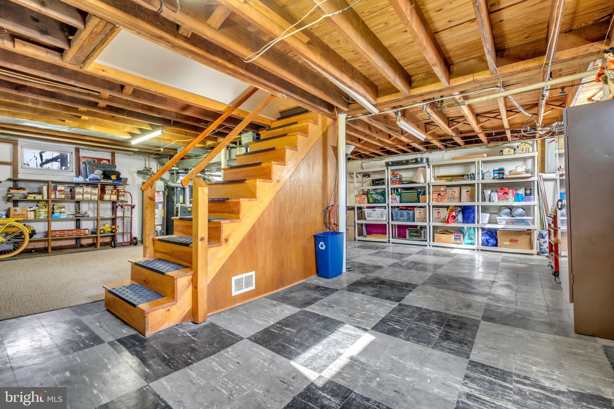 MORELAND MANOR - Residential