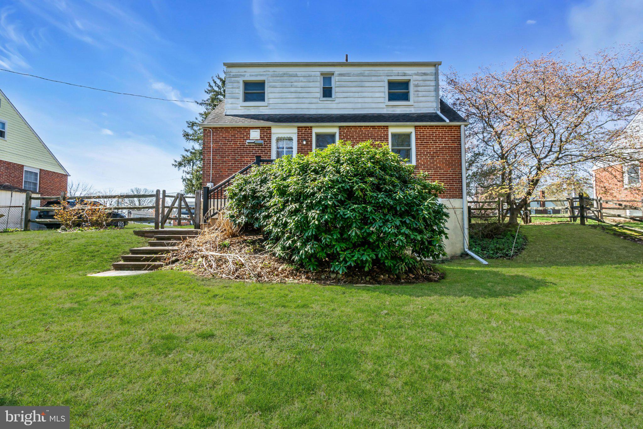 MORELAND MANOR - Residential