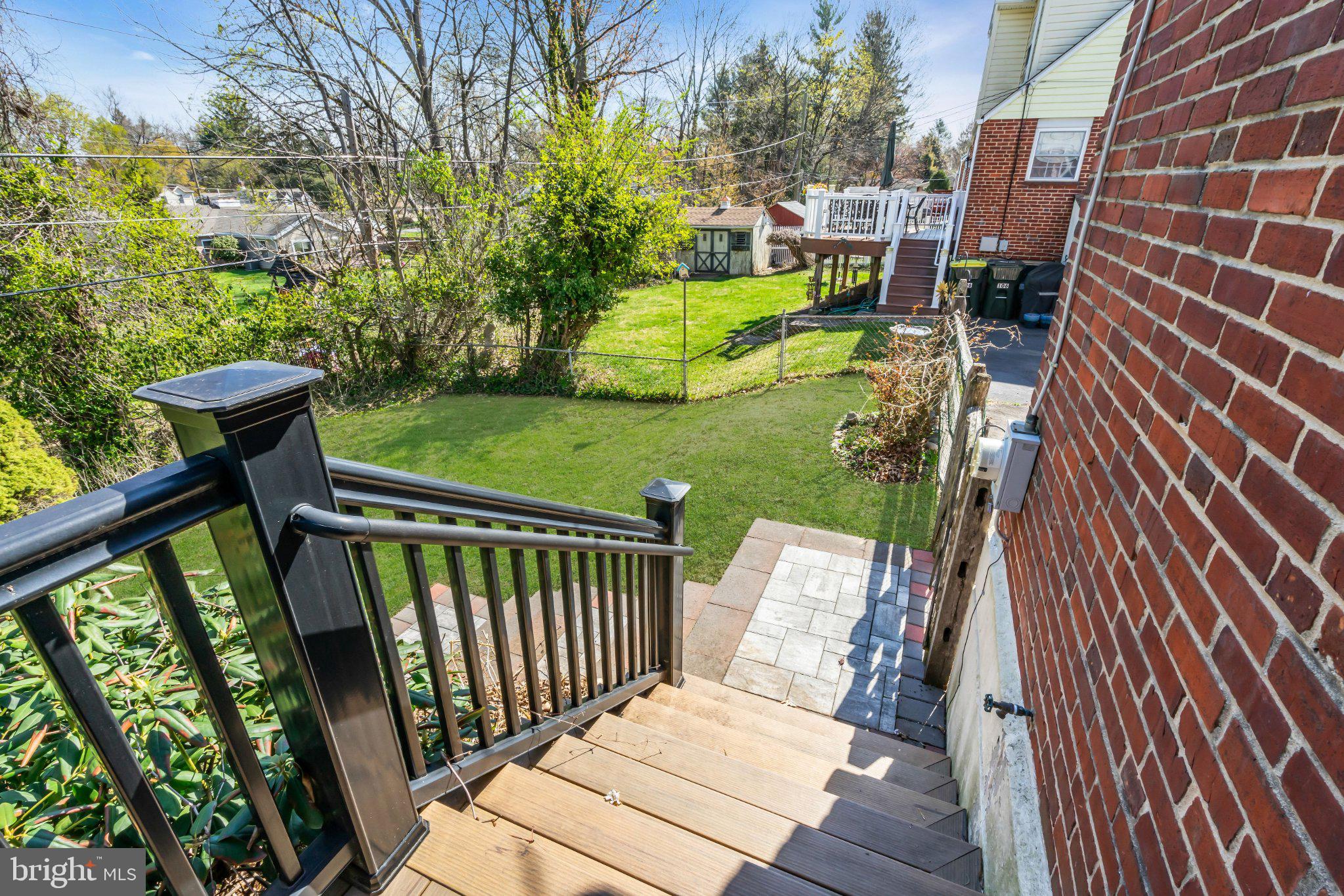 MORELAND MANOR - Residential