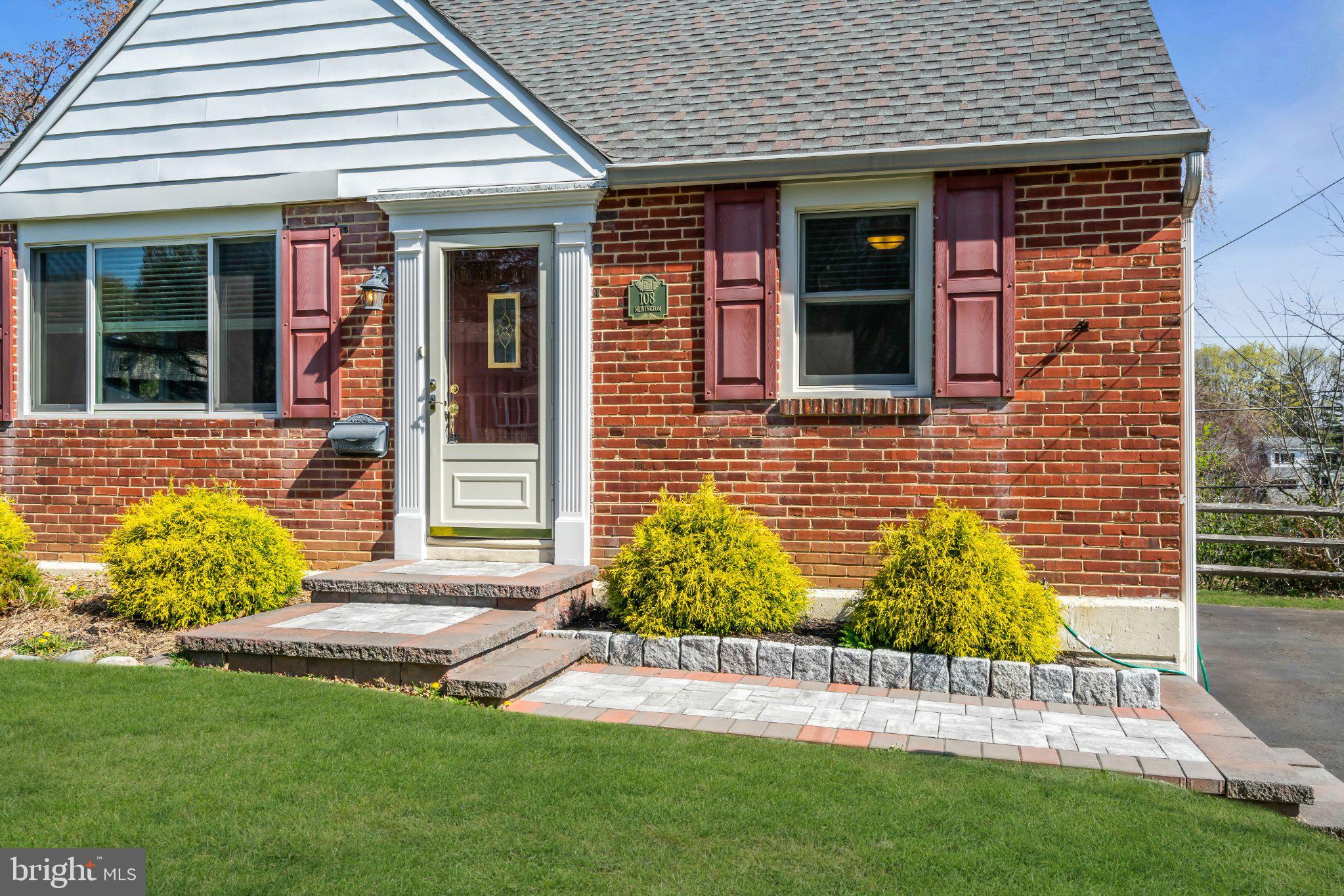 MORELAND MANOR - Residential