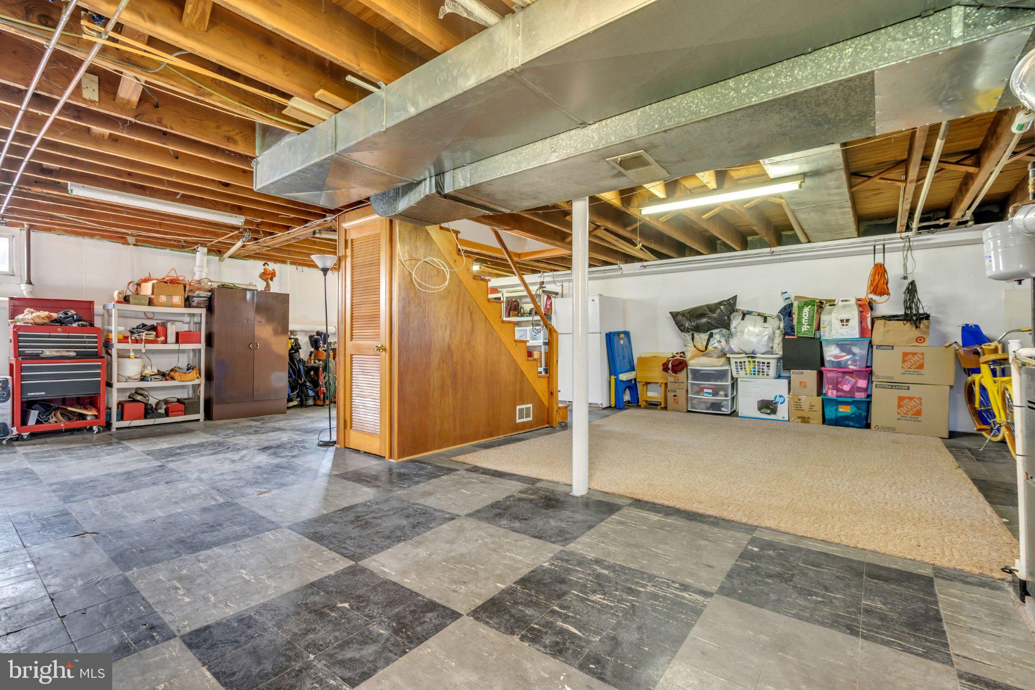 MORELAND MANOR - Residential