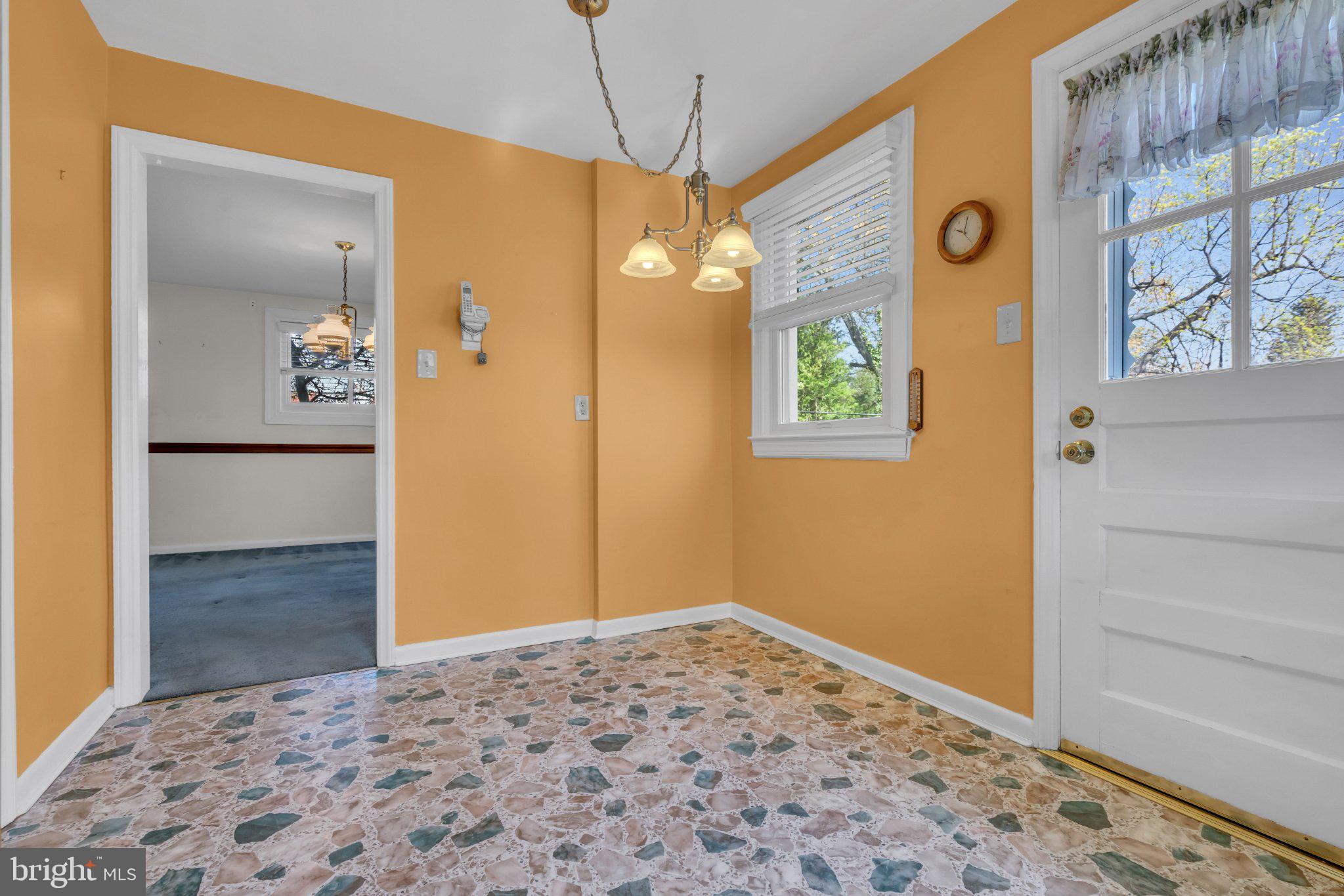 MORELAND MANOR - Residential