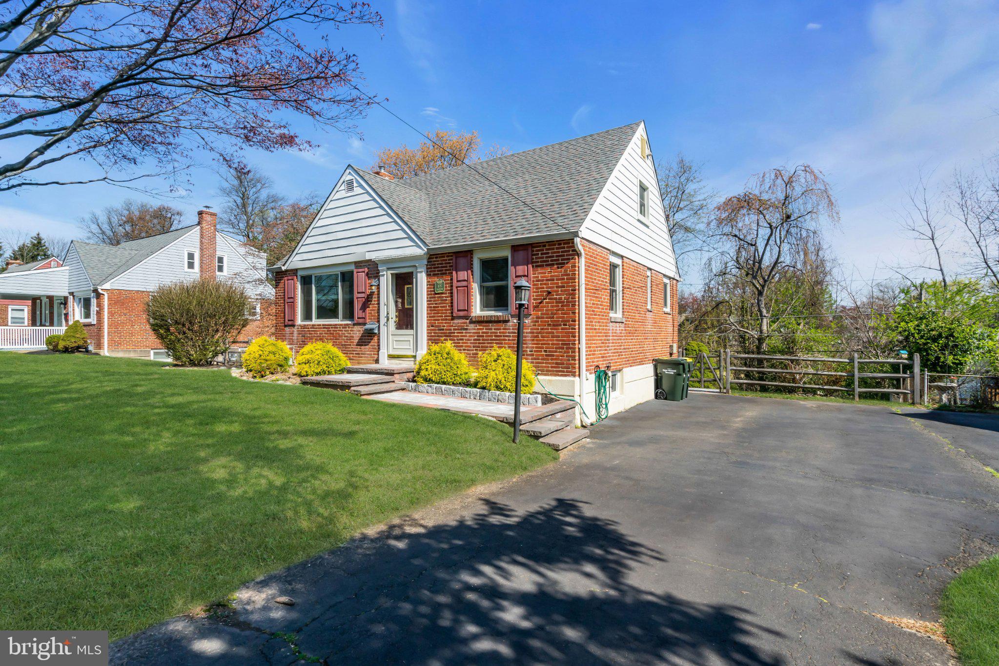 MORELAND MANOR - Residential