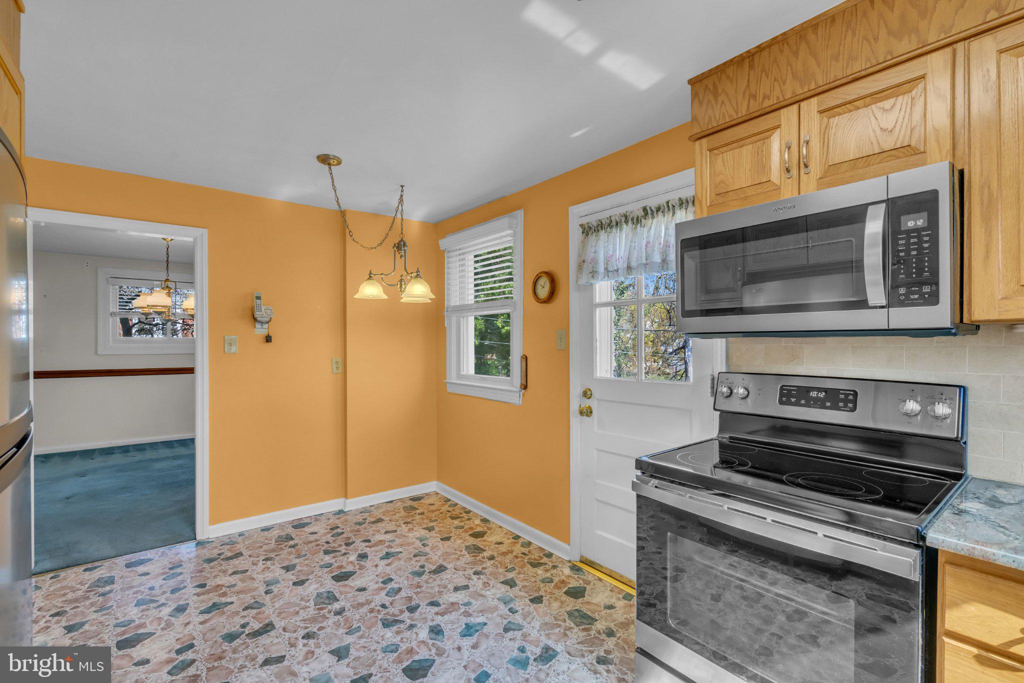 MORELAND MANOR - Residential