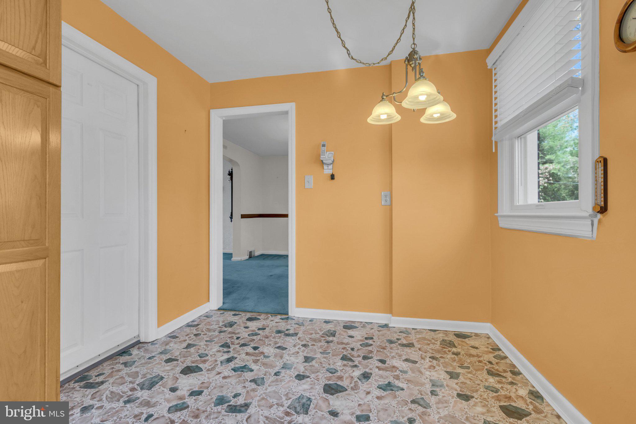 MORELAND MANOR - Residential