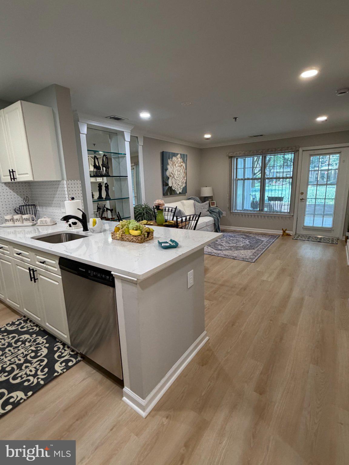 5573 SEMINARY ROAD 114