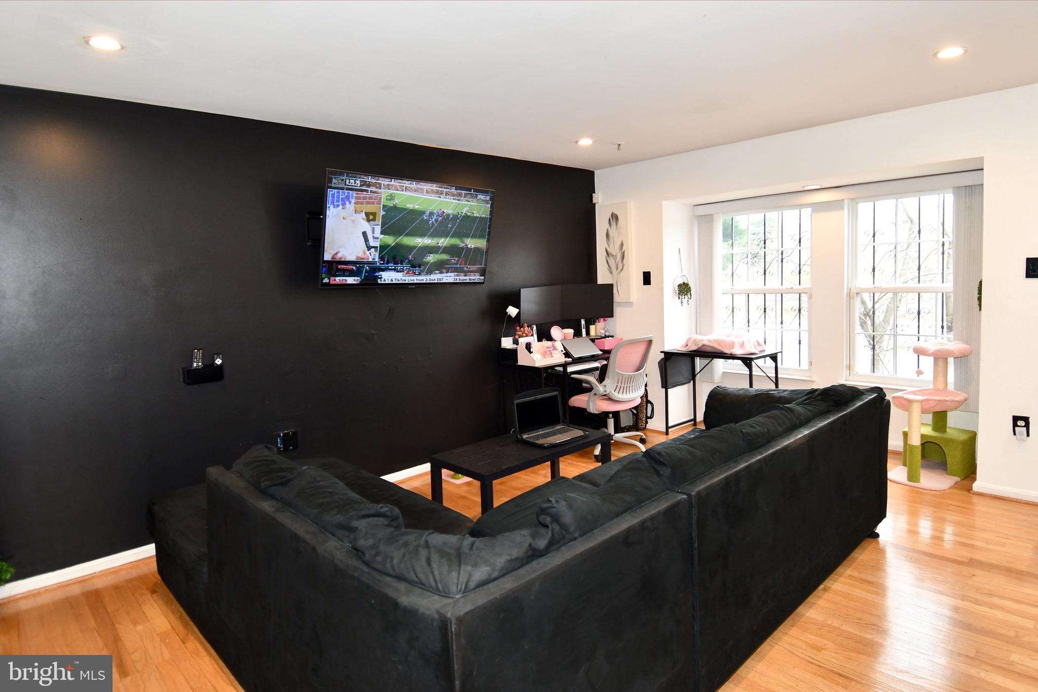 6101 W HIL MAR CIRCLE