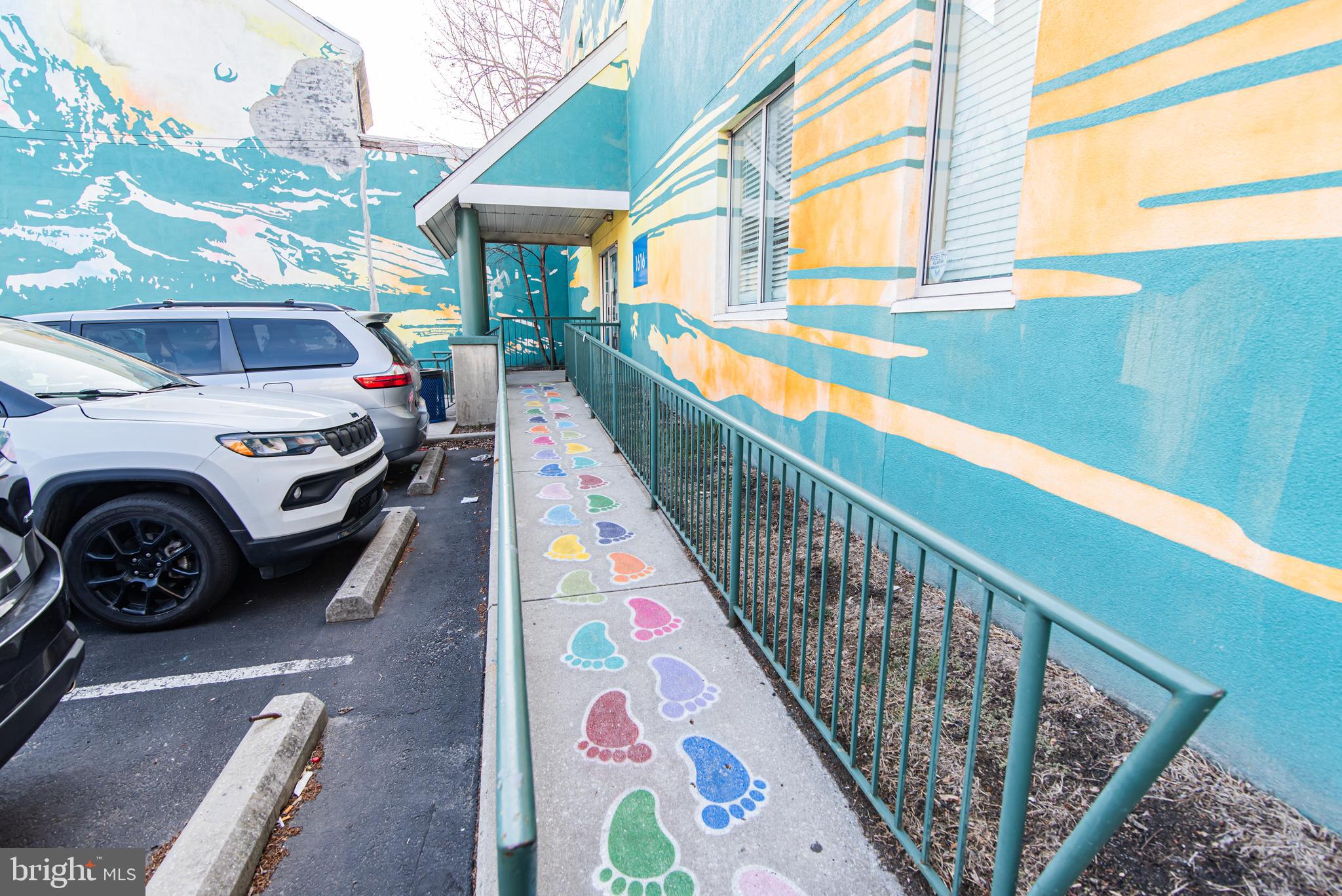 FRANKFORD - Commercial Sale