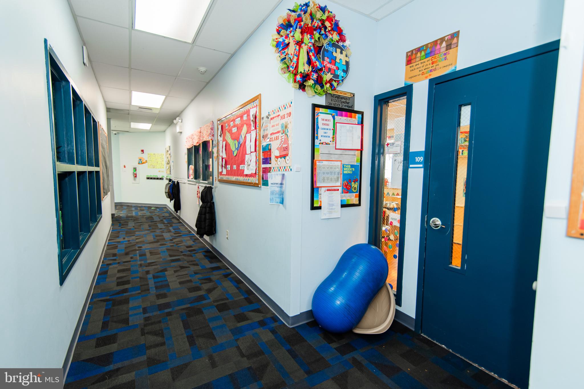 FRANKFORD - Commercial Sale