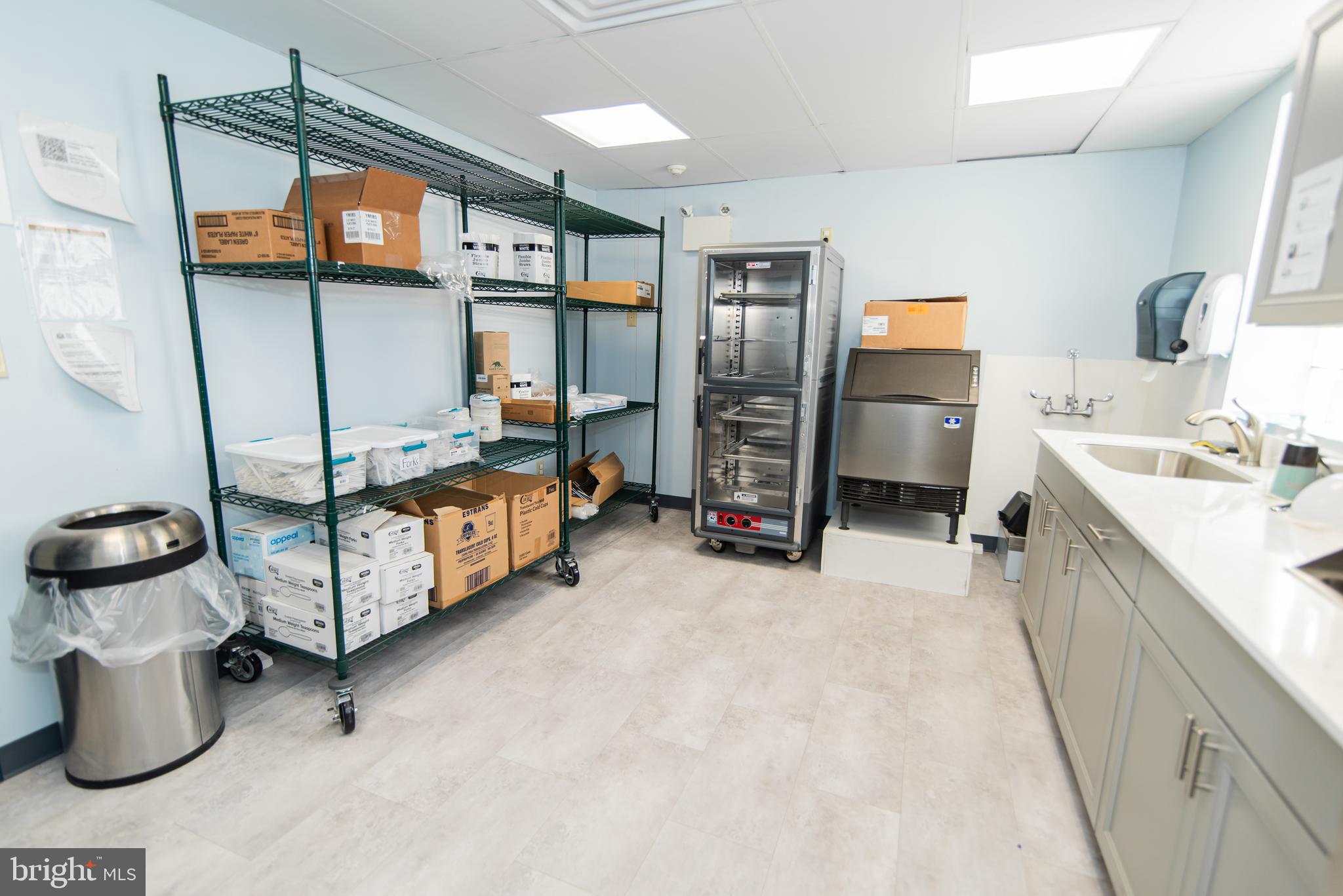 FRANKFORD - Commercial Sale