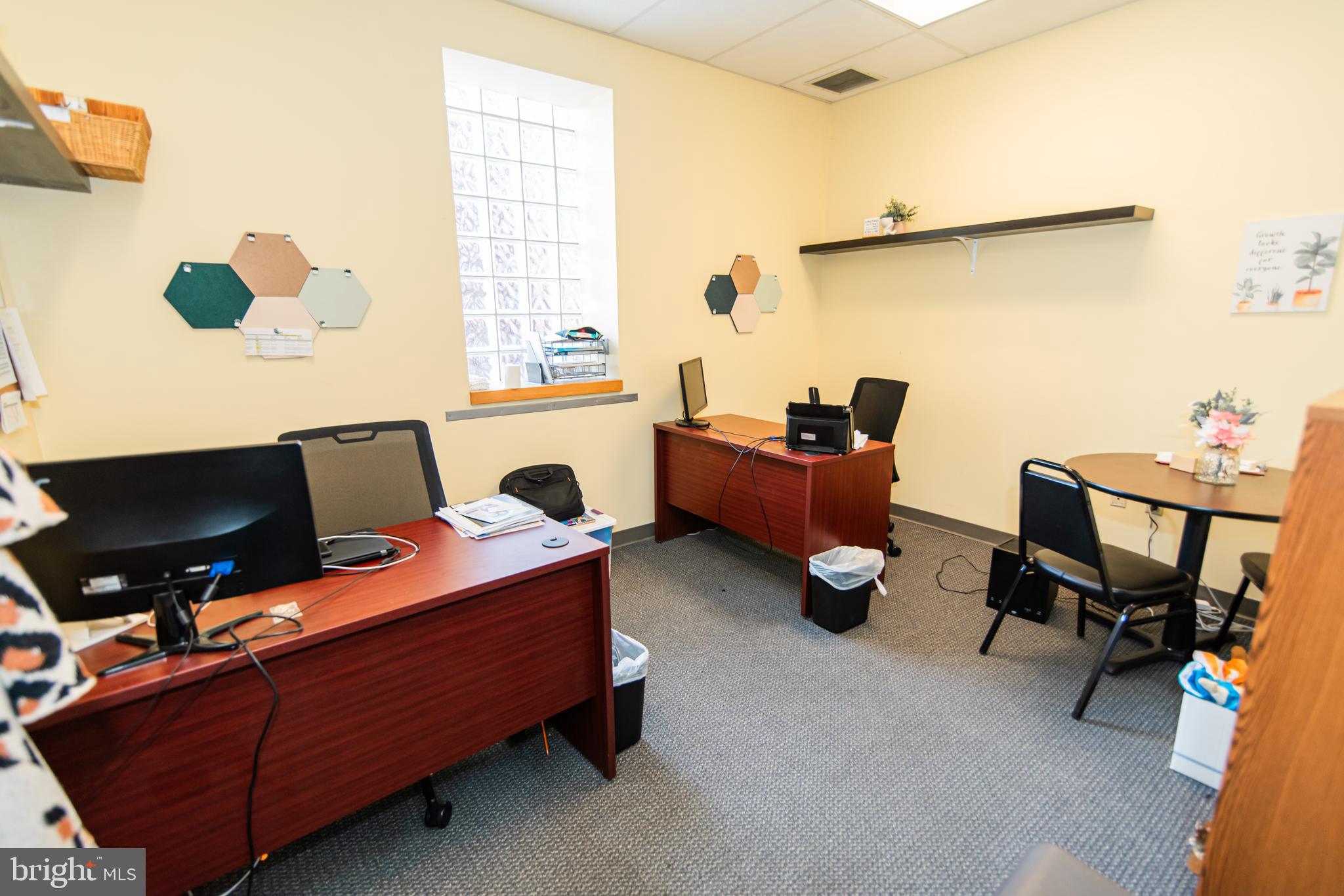 FRANKFORD - Commercial Sale