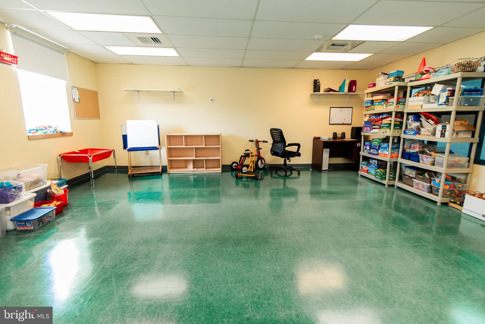 FRANKFORD - Commercial Sale