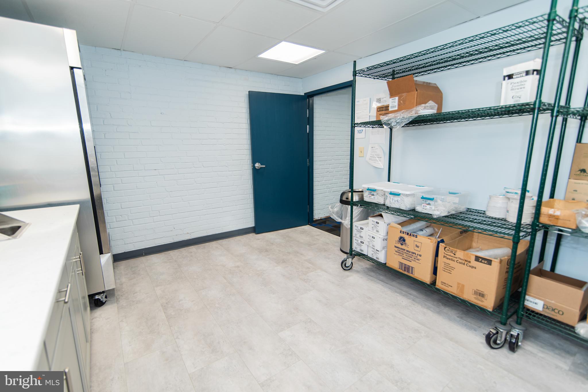 FRANKFORD - Commercial Sale