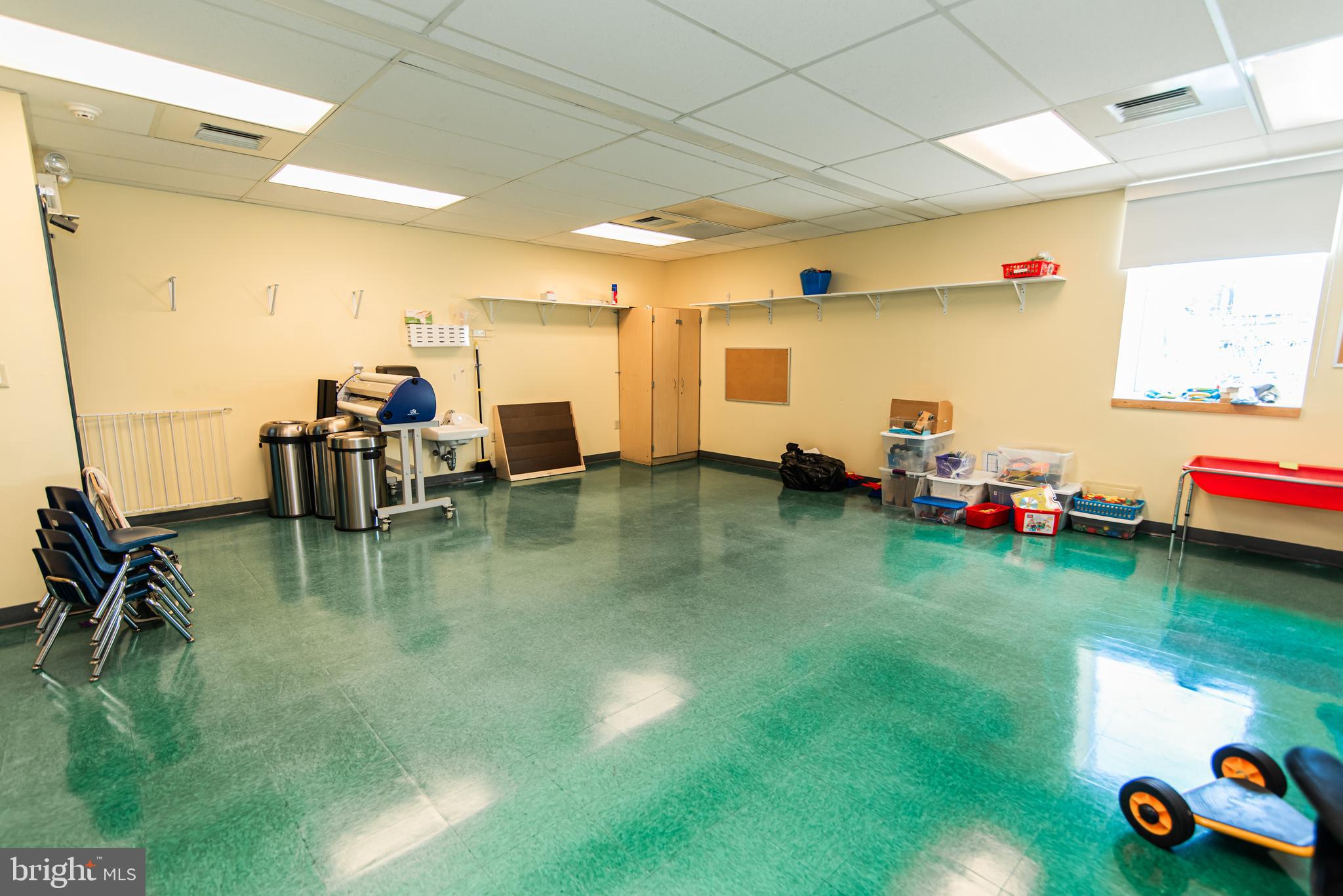 FRANKFORD - Commercial Sale