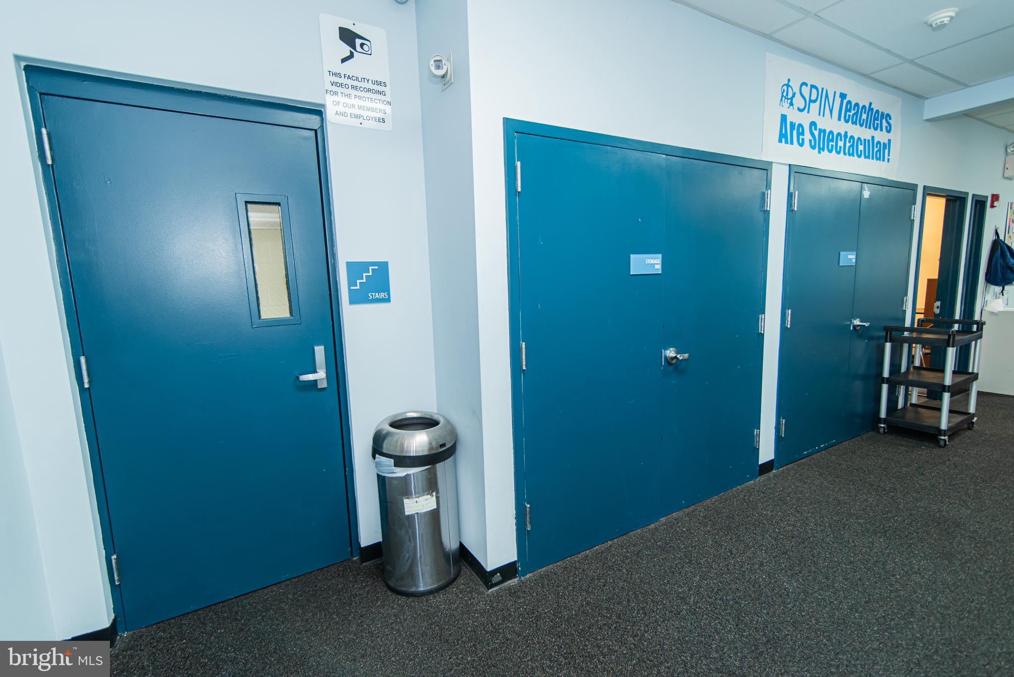 FRANKFORD - Commercial Sale