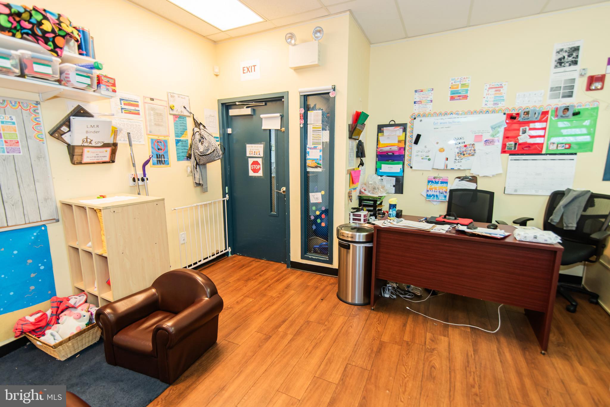 FRANKFORD - Commercial Sale