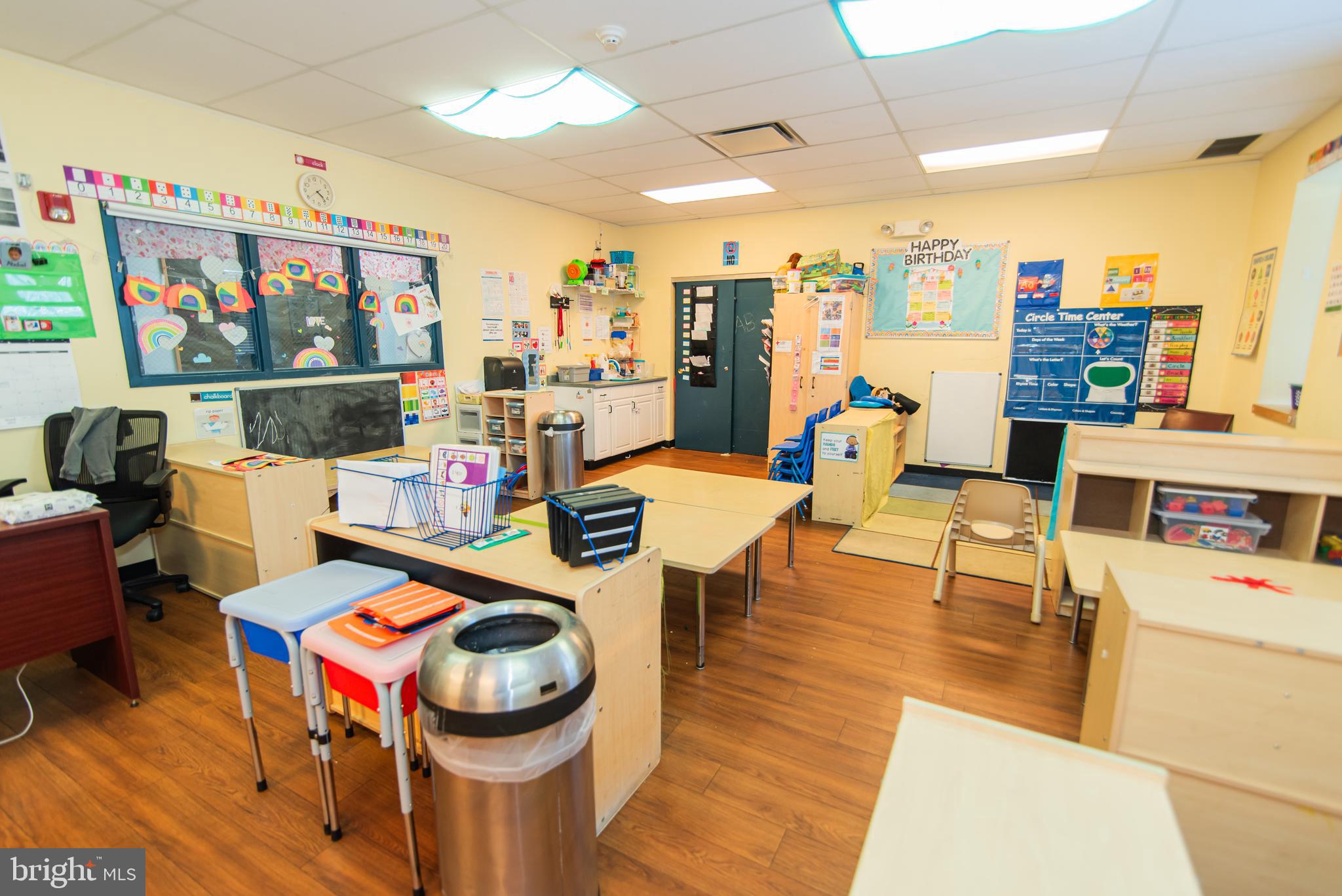 FRANKFORD - Commercial Sale