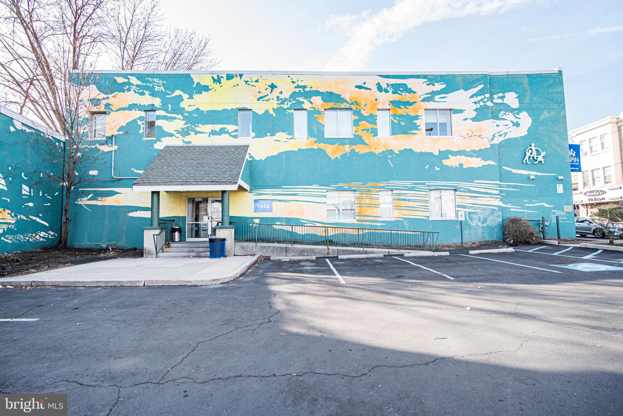 FRANKFORD - Commercial Sale