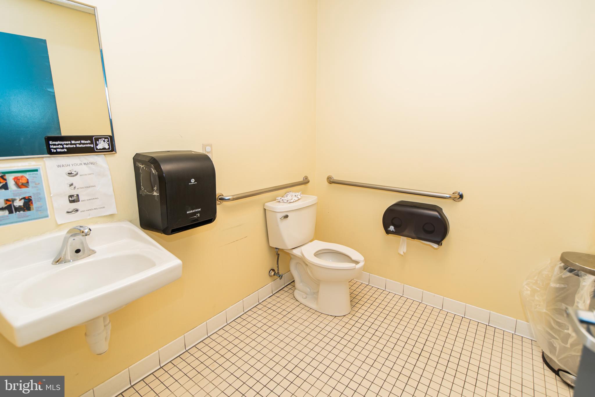 FRANKFORD - Commercial Sale