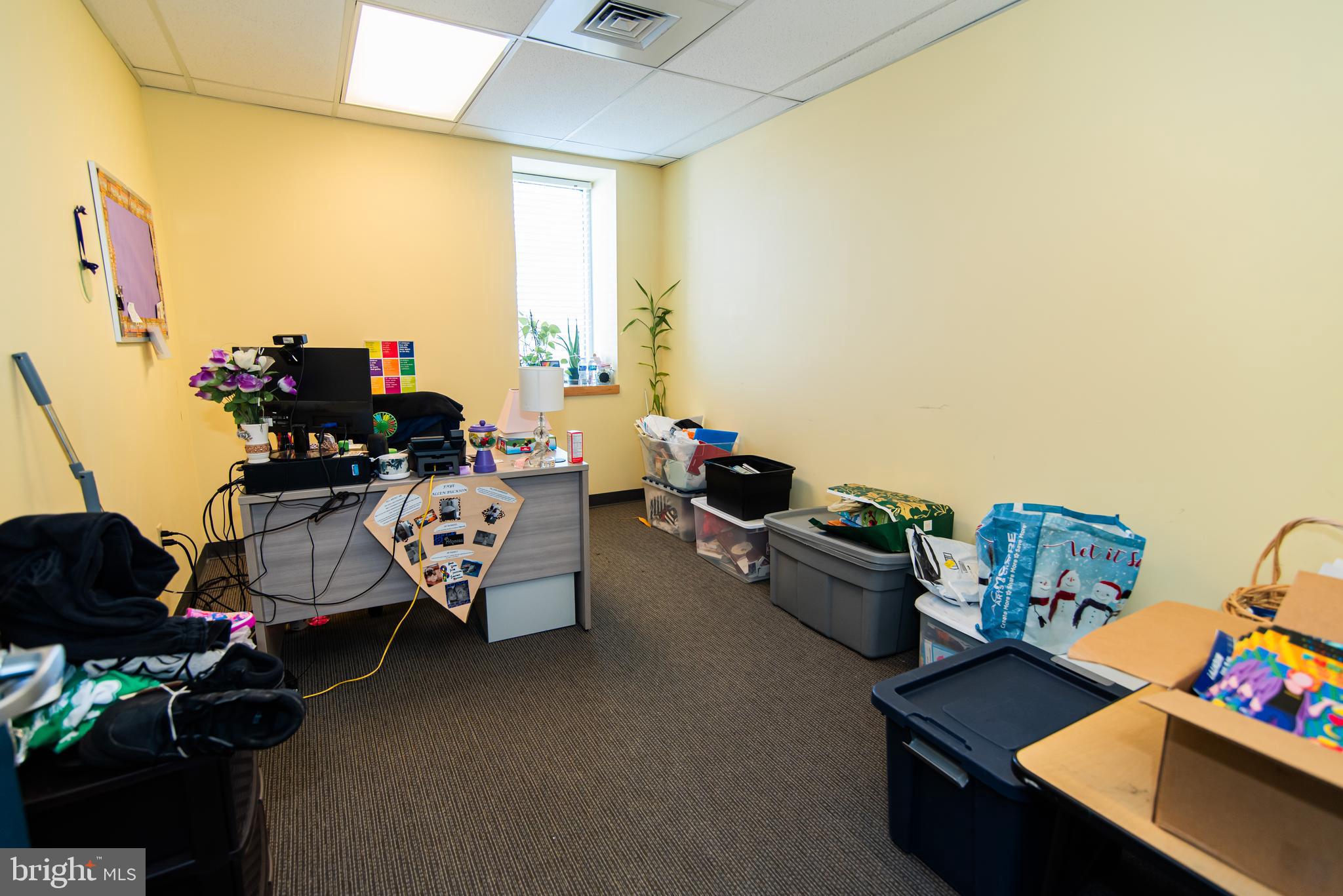 FRANKFORD - Commercial Sale