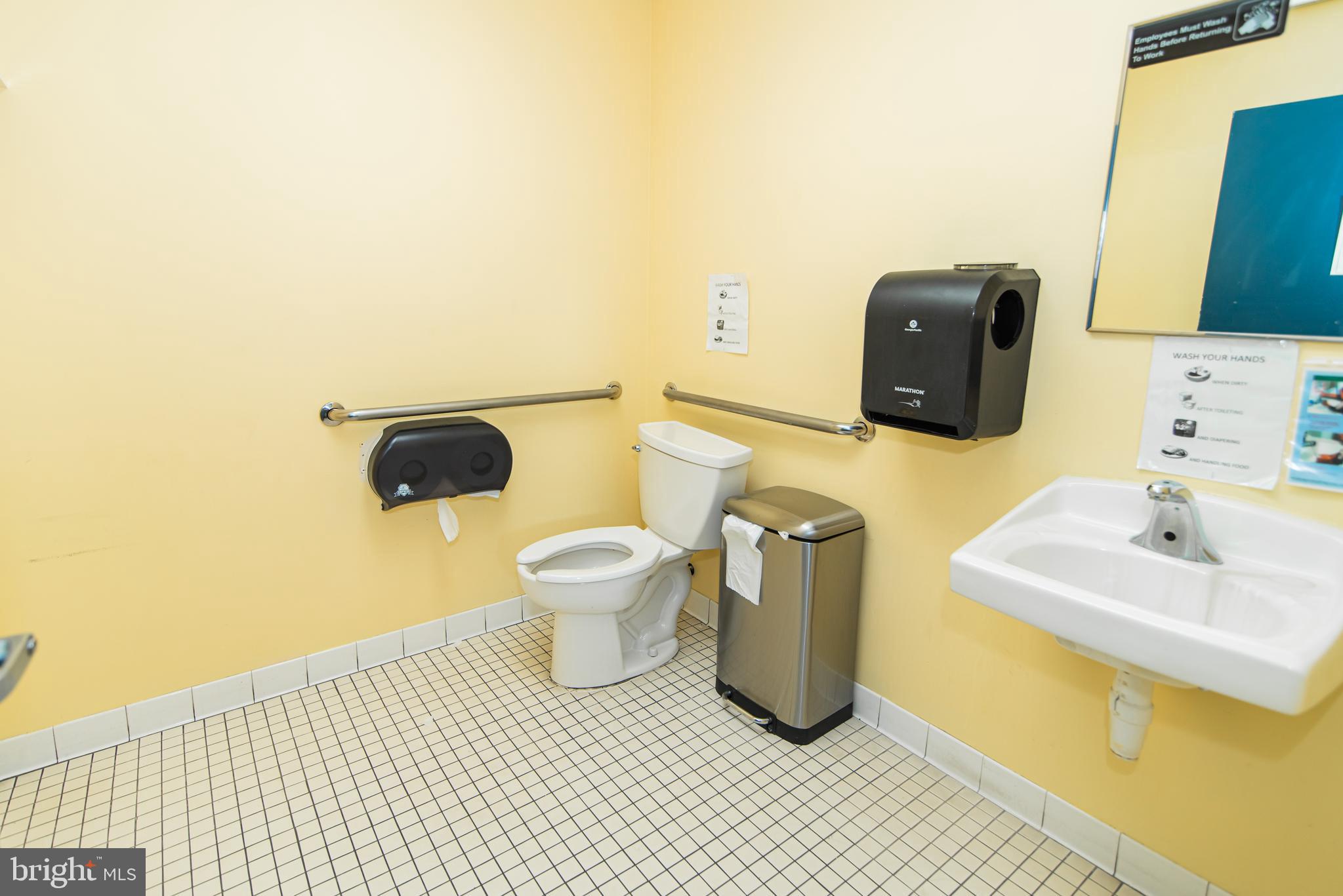 FRANKFORD - Commercial Sale