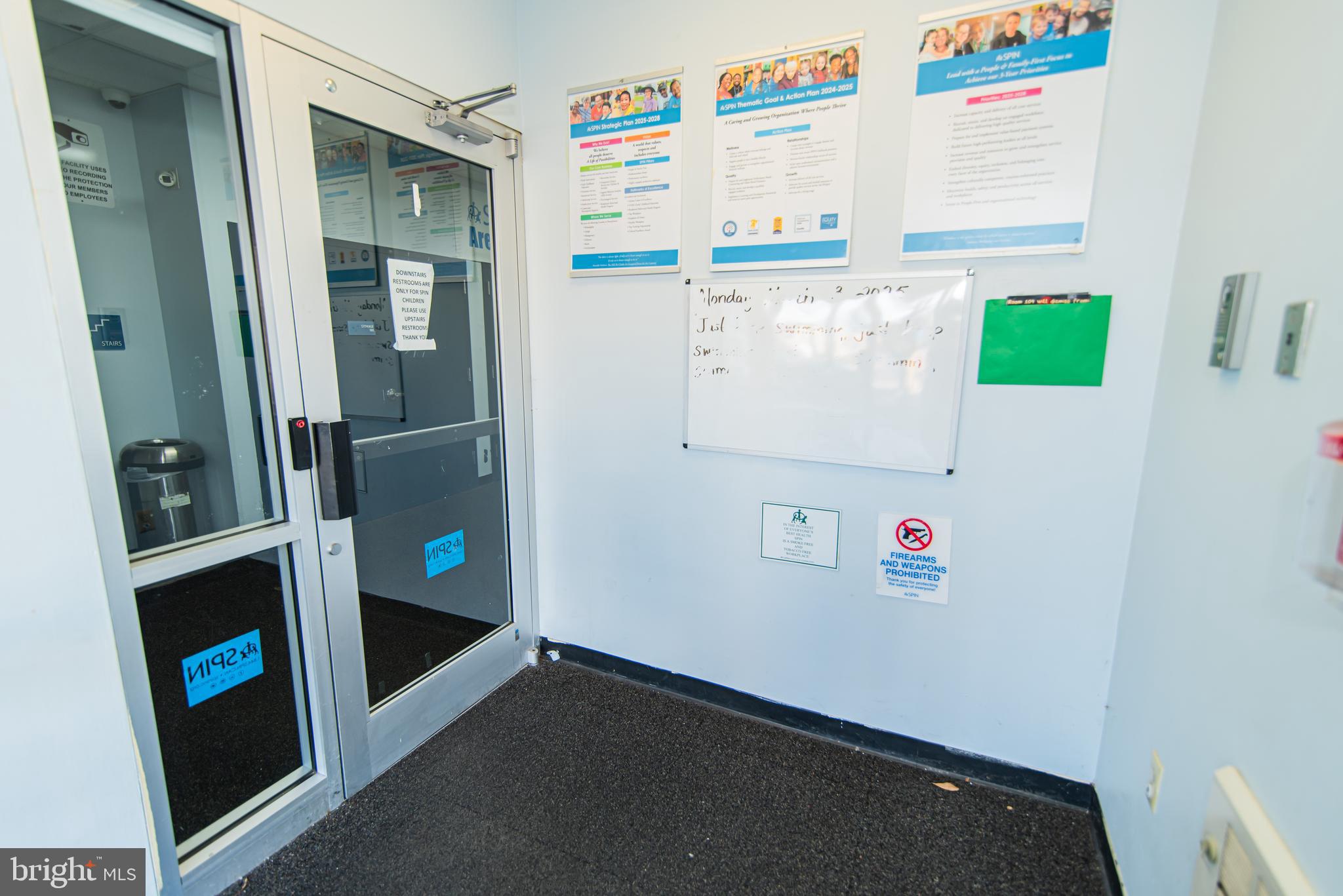 FRANKFORD - Commercial Sale