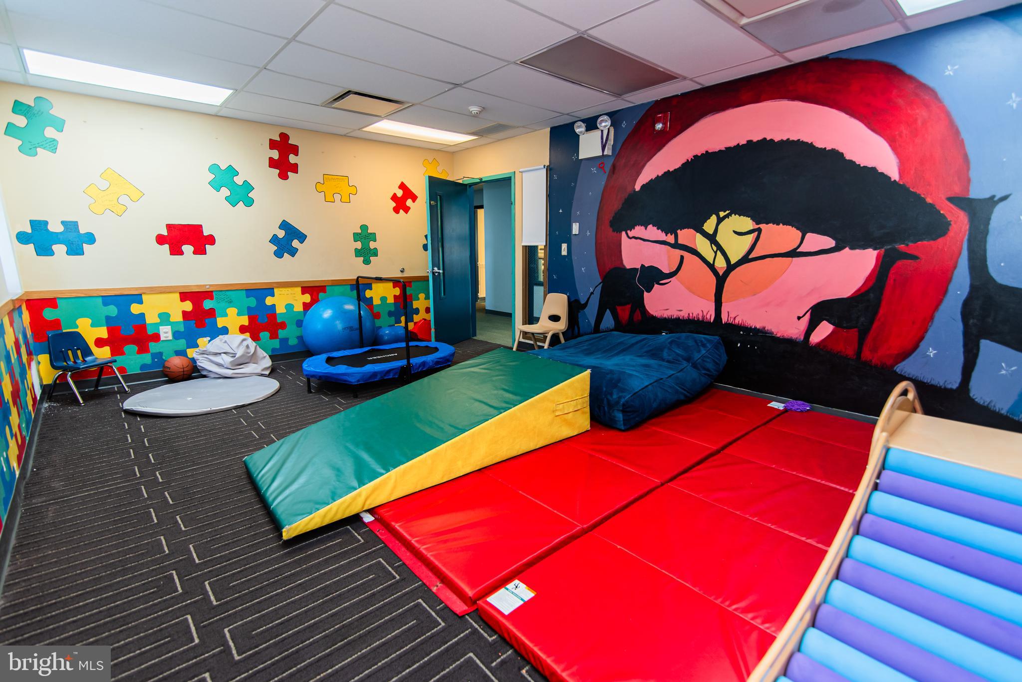 FRANKFORD - Commercial Sale